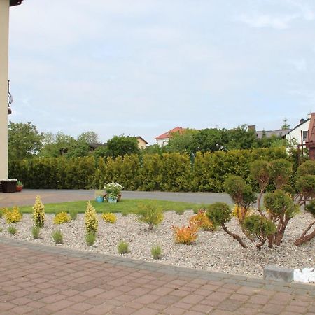 Villa Blekitna Laguna 尤斯托尼莫斯基 外观 照片
