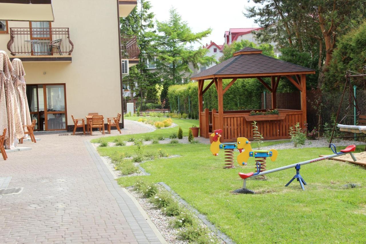 Villa Blekitna Laguna 尤斯托尼莫斯基 外观 照片