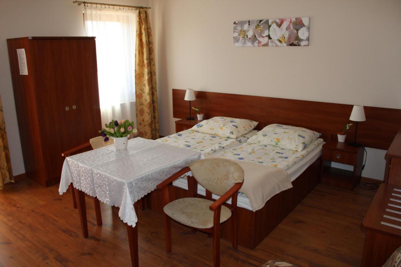 Villa Blekitna Laguna 尤斯托尼莫斯基 外观 照片