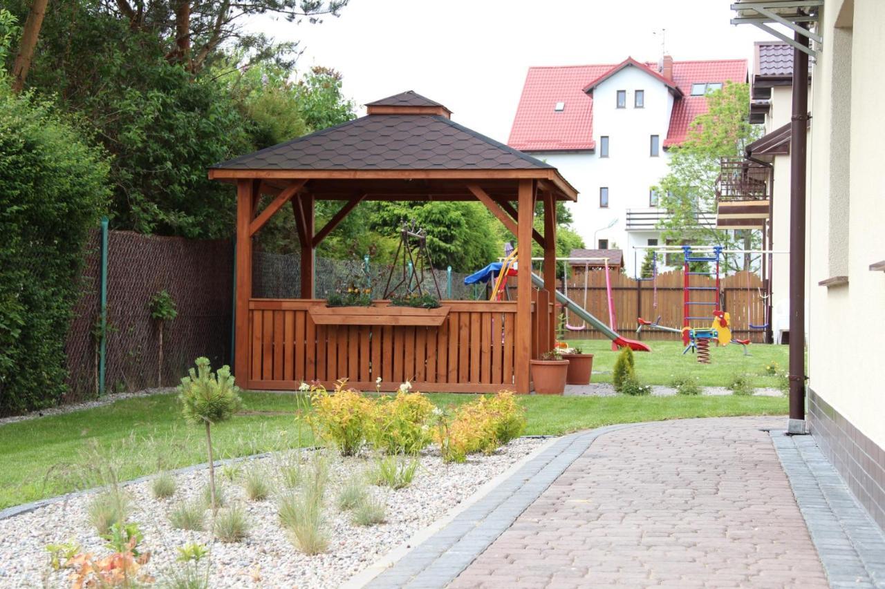Villa Blekitna Laguna 尤斯托尼莫斯基 外观 照片
